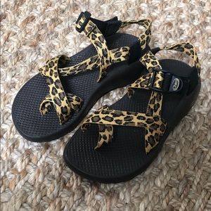 LIKE NEW, Leopard Z/2 Chaco sandals, Womens Size 7